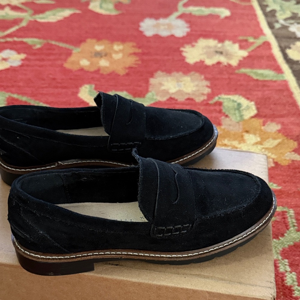 Elegant Black women Suede Loafers